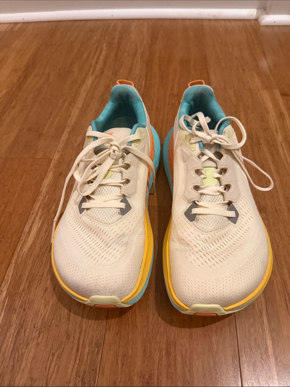 Altra Via Forward 2 Women's Cream Running Shoes with Yellow & Teal Accents 9.5